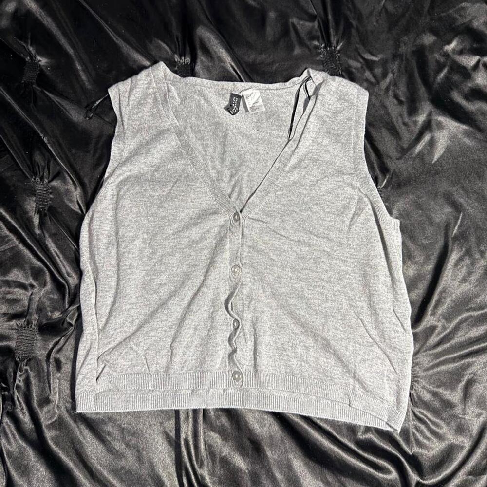 Hm gray cropped button up